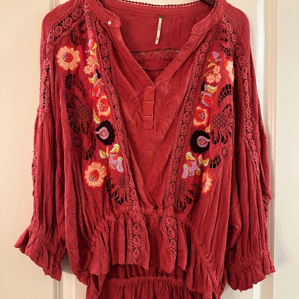 Free People XS Boho embroidered top